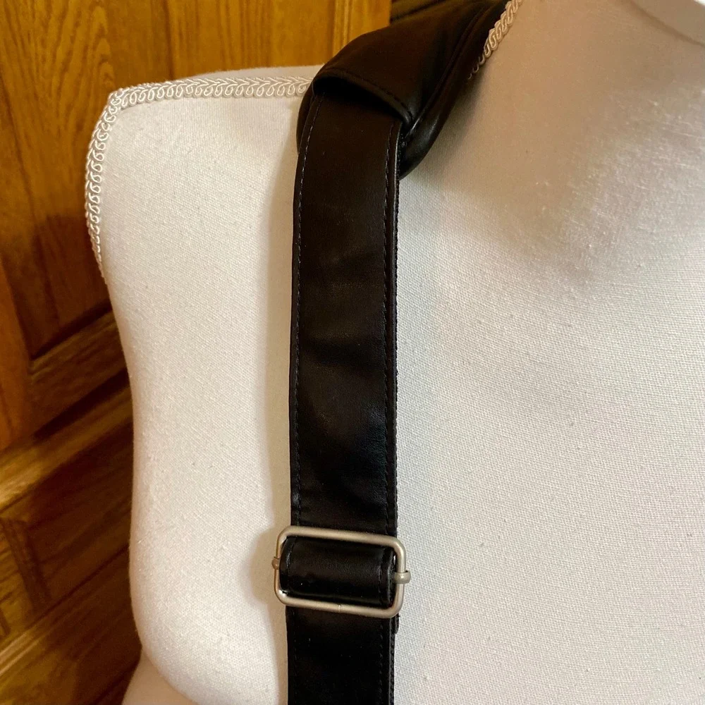 Vintage Urban Oxide UO2 Black Rubber Crossbody Bag Techwear Y2K Messenger Pouch